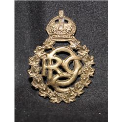 D35. Royal Canadian Army Dental Corps Cap badge
