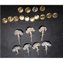 D72. Canadian Parachute Corps Collar badge lot