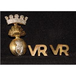 D319. Irish Fusiliers of Canada Cap/Shoulder title lot