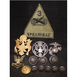 G4. USA Insignia Lot