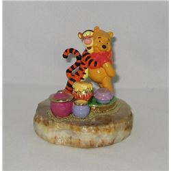 Ron Lee Pooh and Tigger Hugging MM1502