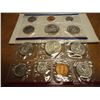 Image 2 : 1981 US MINT SET (UNC) P/D/S (WITH ENVELOPE) THIS IS AN OFFICIAL US PACKAGED P/D/S SET, IT DOES NOT 