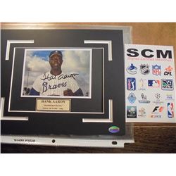 HANK AARON "HAMMERIN HANK" HALL OF FAME 1982 SIGNED PHOTO, SCM CERTIFIED