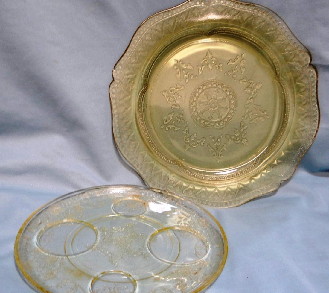 2 yellow depression plates