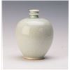 Image 1 : A SONG STYLE LIGHT GREEN GLAZED PORCELAIN VASE
