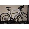 Image 1 : WHITE SPECIALIZED ROUBAIX 18 SPEED RACING BIKE