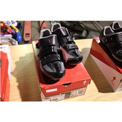 BLACK/RED SPECIALIZED ELITE RD SIZE 45 CYCLING SHOES