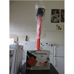 6 New snow shovels in display box