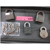 Image 1 : 4 Vintage locks & 6 keys