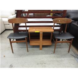 2 Vintage chairs & side table