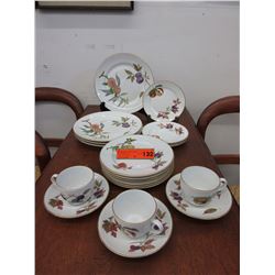 Royal Worcester porcelain table ware