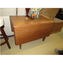 Solid Mahogany - Victorian gate leg table