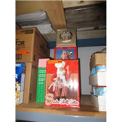 5 Christmas figurines in original boxes
