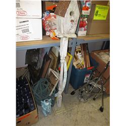 Lot of assorted decorative & household goods