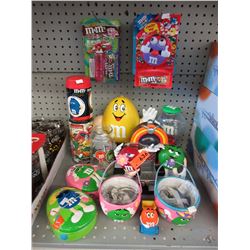 17 M&M collectibles