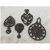 Image 2 : LOT 4 ANTIQUE CAST IRON TRIVETS