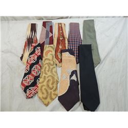 LOT 9 VINTAGE MENS NECK TIES