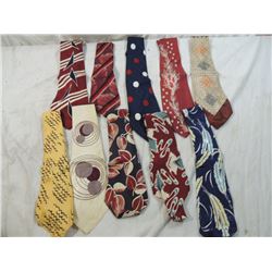 LOT 10 VINTAGE MENS NECK TIES