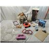 Image 2 : BOX LOT ASSORTED HOME DECOR & ITEMS