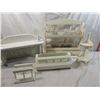 Image 2 : LOT 4 SHABBY CHIC SHELVES