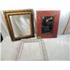 Image 1 : LOT 3 VINTAGE WOODEN FRAMES & MIRROR