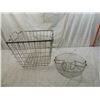 Image 2 : LOT 2 VINTAGE METAL BASKETS