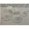 Image 2 : LOT 5 VINTAGE MILK GLASS CANDLE HOLDERS