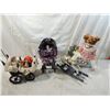 Image 1 : LOT 4 ASSORTED DOLL COLLECTIBLES & ACCESSORIES