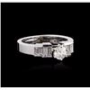 Image 2 : 14KT White Gold 0.92ctw Diamond Ring