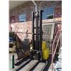 Image 1 : Pettibone Battery Operated 3K Lb. Capacity Forklift