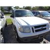 Image 8 : 2001 Ford Explorer Sport 3-Dr. 4 x 4 SUV