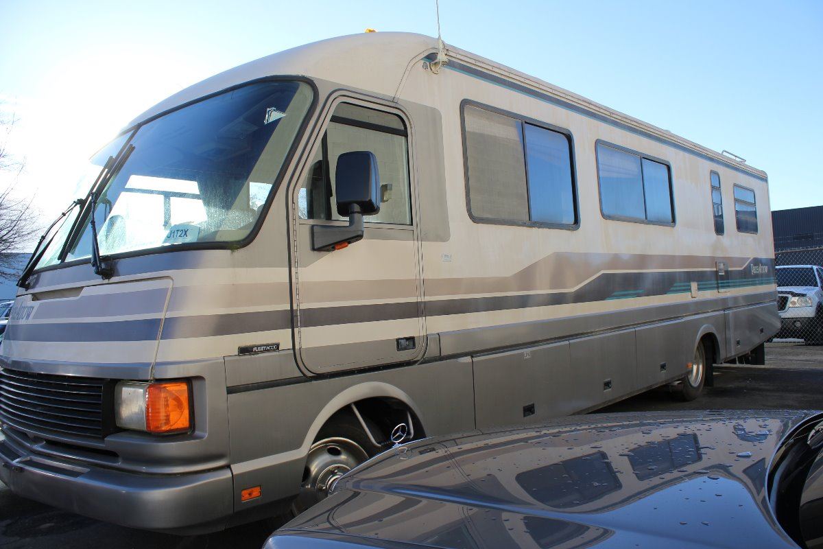 1992 PACE ARROW MOTORHOME, BROWN, VIN # 1GBKP37N6N3310705 - Able Auctions