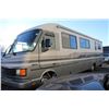 Image 2 : 1992 PACE ARROW MOTORHOME, BROWN, VIN # 1GBKP37N6N3310705