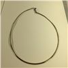 Image 1 : 14KT WHITE GOLD & YELLOW GOLD REVERSIBLE OMEGA COLLAR STYLE NECKLACE 41CM LONG. HAS ONE WHITE GOLD