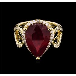 8.45ct Ruby and Diamond Ring - 14KT Yellow Gold