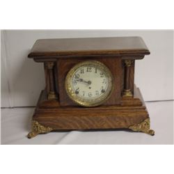 Pequegnat oak clock