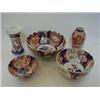 Image 1 : A SERIES OF JAPANESE IMARI WARES, three various bowls, and two vases (5)  30-40...