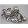 Image 1 : ELEGANT WHITE PEARL BROOCH