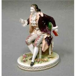 EUROPEAN CERAMIC 1, FIGURIN, ROKOKOKLÄDD HERRE I LOUIS XVI-STOL, 1800-TALETS SENARE DEL, TYSKLAND…