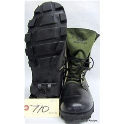 PAIR OF US JUNGLE BOOTS - NEW