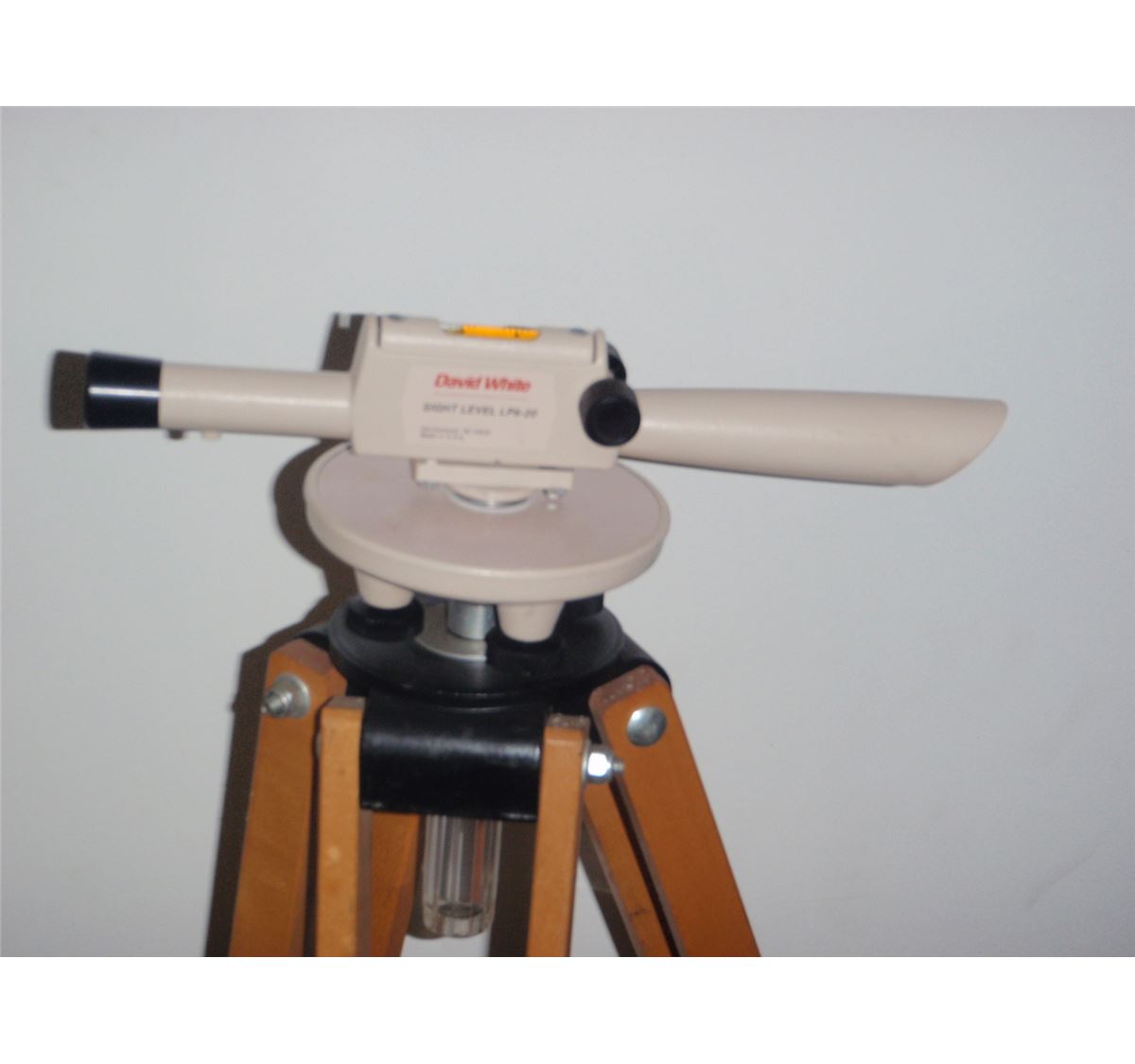 Sight Level David White Sight Level, LP6-20 With Stand - BTM Industrial