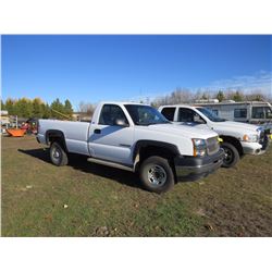 2004 CHEV 2500 4X4 TRUCK