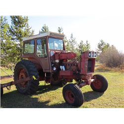IH F1066 TRACTOR