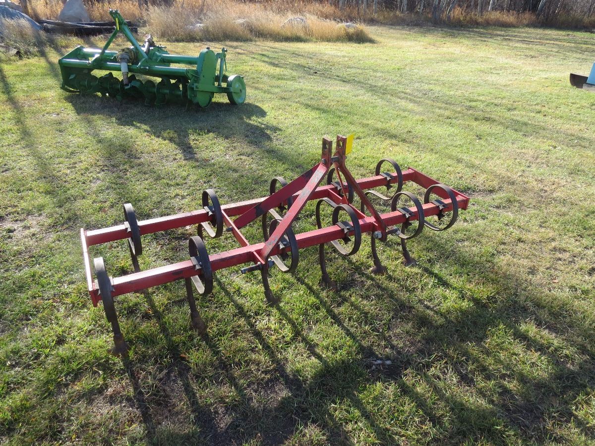 WESTWARD 3 PT HITCH SPRING SHANK CULTIVATOR