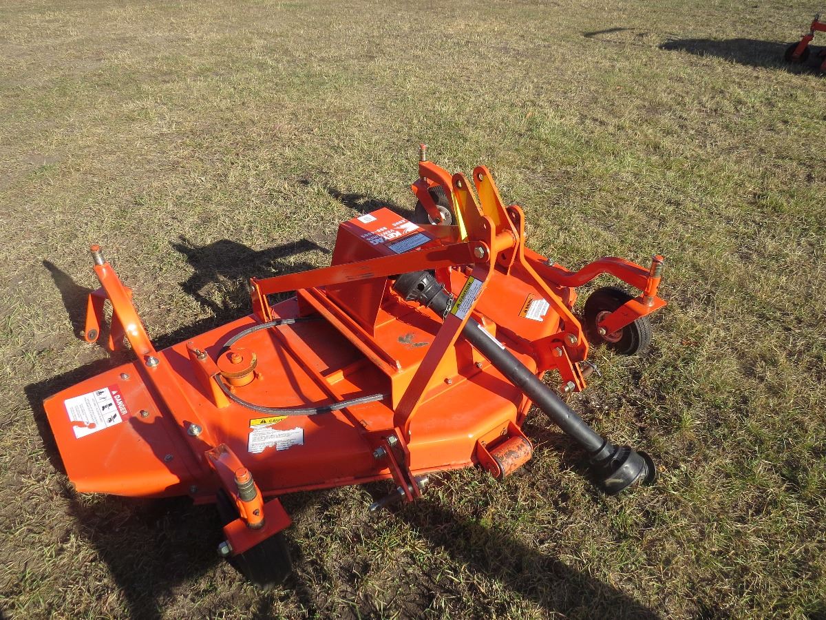 KUBOTA THREE BLADE MOWER DECK