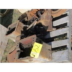 PALLET - ASSORTED ENGINE PARTS