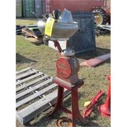 DOMO NO. 17 CREAM SEPERATOR