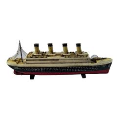 James Cameron Titanic Ship Model Movie Props