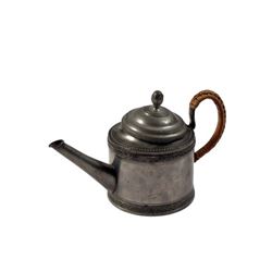 Pirates Of The Caribbean: Deadman's Chest Sao Feng's Tea Pot Movie Props