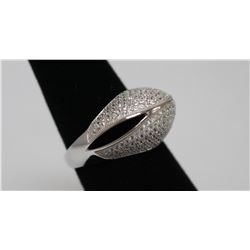 BEAUTIFUL .925 STERLING SILVER BOLD SHAPE RING W/ CZ EM